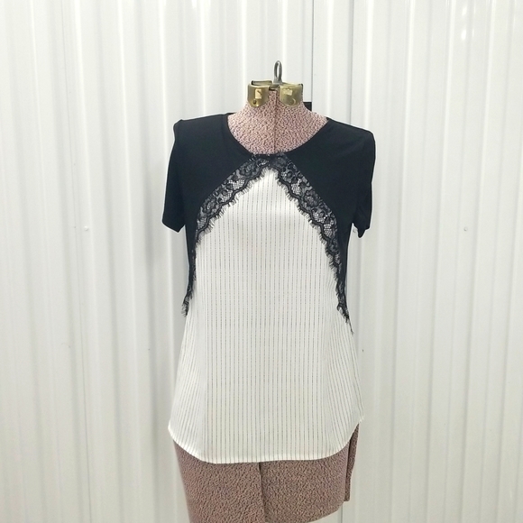 Worthington Black and White Striped with lace and Keyhole detail Top - Picture 1 of 7